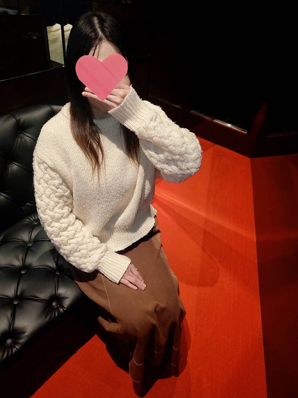 バンビ倶楽部・新大阪 かりん 23歳 T：155cm　B：84(C)　W：55　H：82