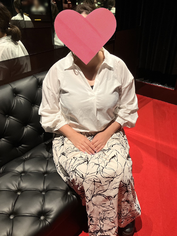 バンビ倶楽部・新大阪 ことみ 30歳 T：158cm　B：90(F)　W：56　H：84
