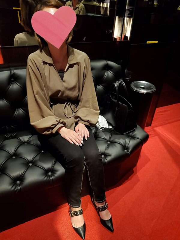 バンビ倶楽部・新大阪 のぞみ 28歳 T：168cm　B：84(E)　W：55　H：83